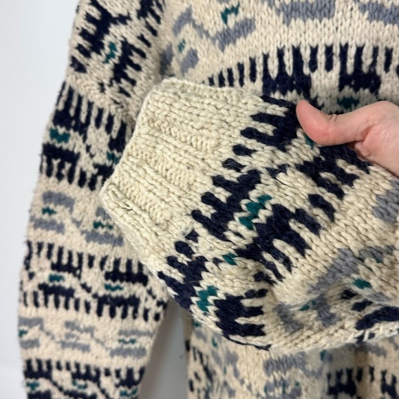 URUHA Artesania Andean Wool Sweater – Hand Knit Ecuador Crewneck fishmetman - Picture 7 of 8